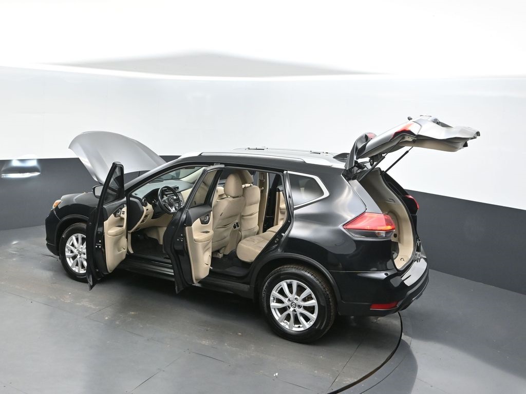 Used 2017 Nissan Rogue SV with VIN KNMAT2MT8HP585103 for sale in Jackson, MS