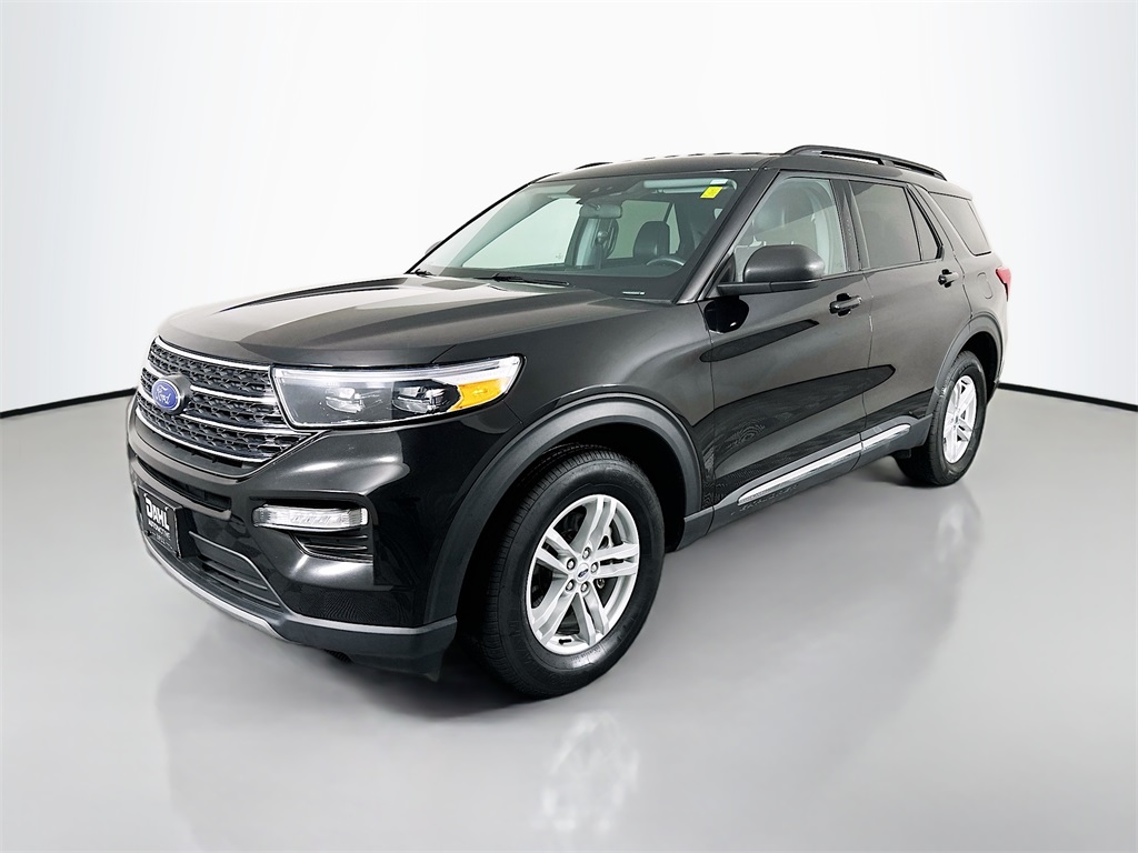 2024 Ford Explorer XLT photo 2