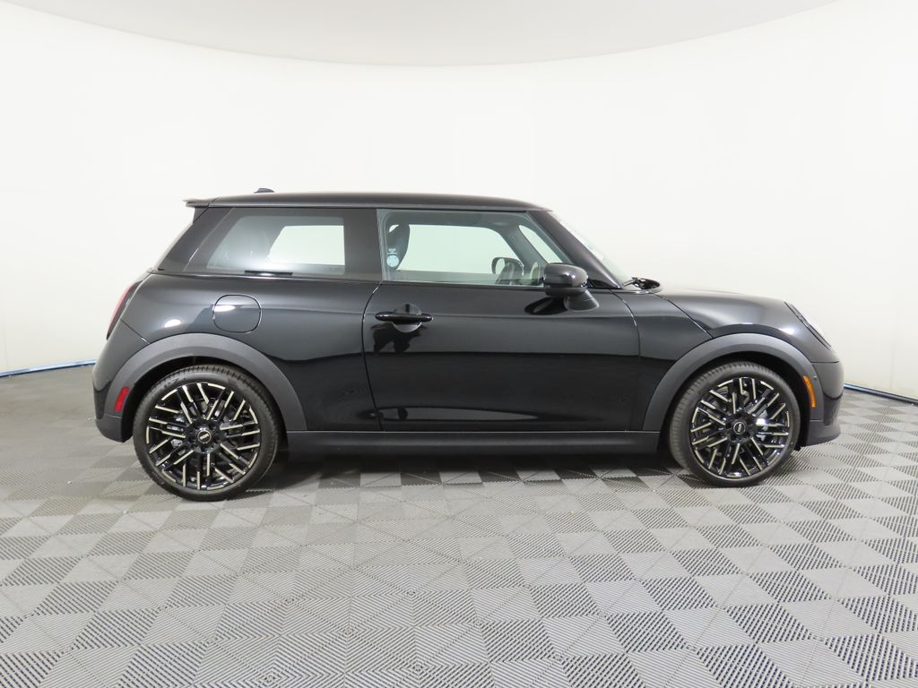 2025 Mini Cooper 2 Door Hardtop Signature photo 4