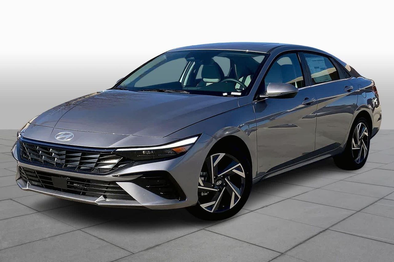 2026 Hyundai Elantra Limited's photo