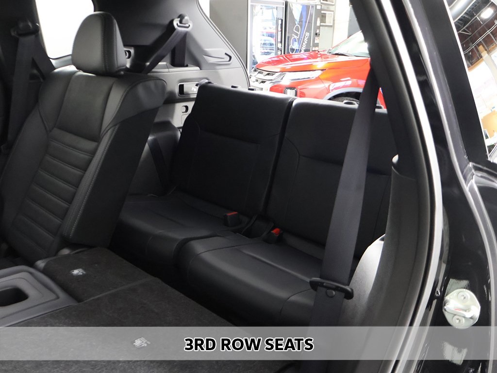 2025 Mitsubishi Outlander SE Ralliart photo 3