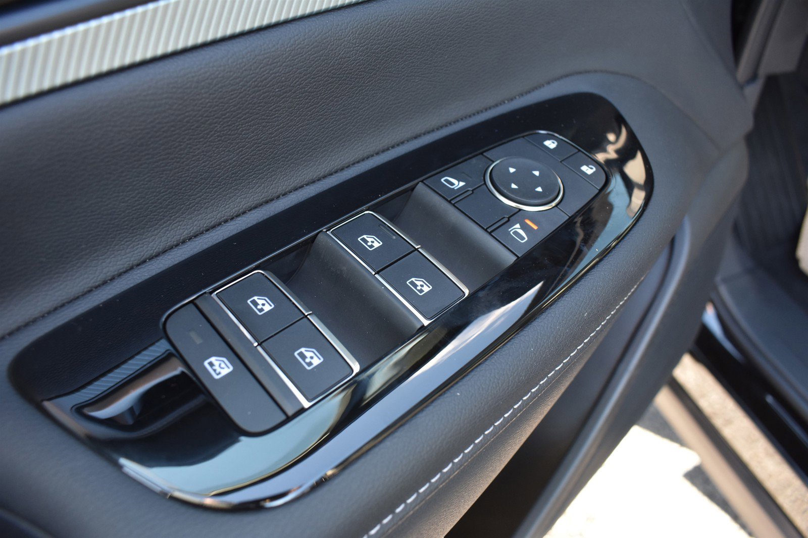 2025 Nissan Murano SL photo 12