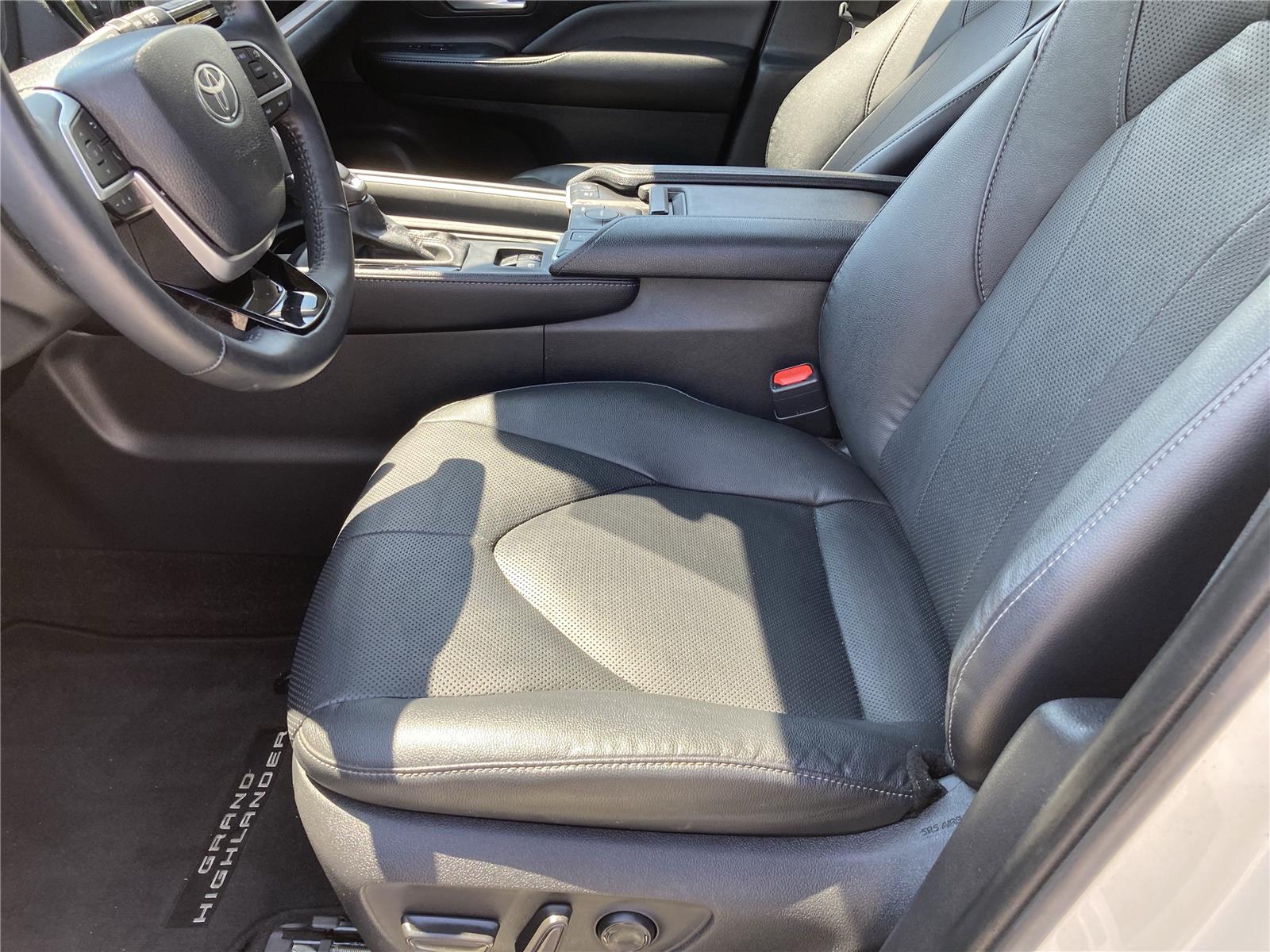 2024 Toyota Grand Highlander Hybrid Limited photo 24