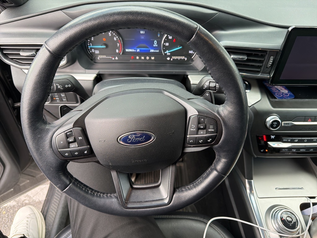 2020 Ford Explorer XLT photo 3