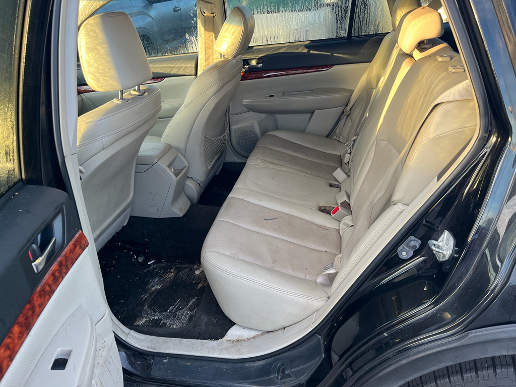 2011 Subaru Outback 2.5i Limited photo 3