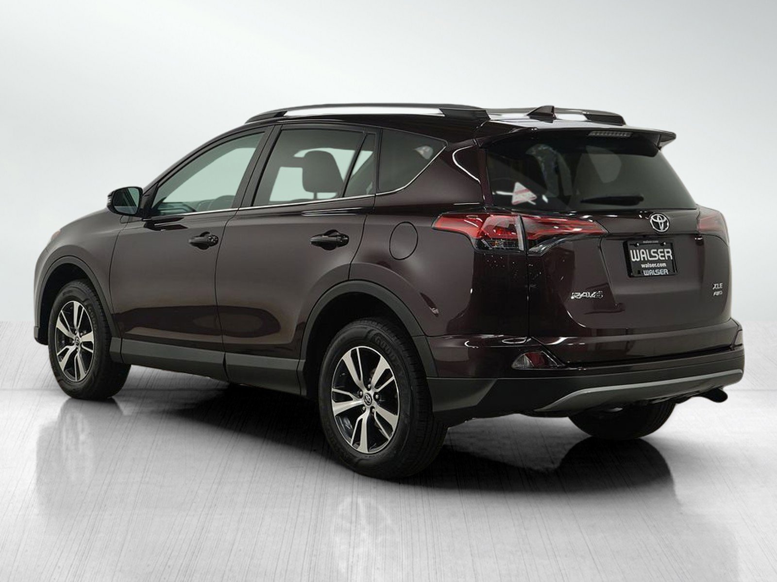 2018 Toyota RAV4 Adventure XLE photo 2