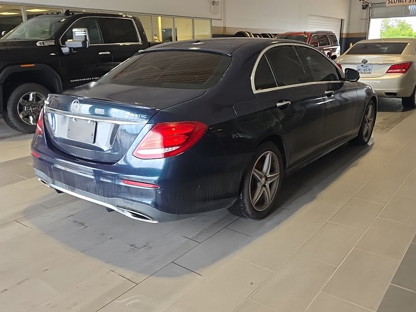 2017 Mercedes Benz E 300 4MATIC photo 4