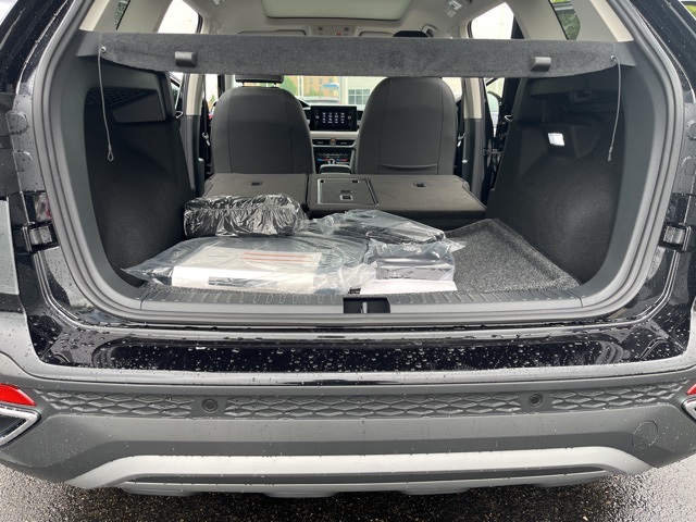 2025 Volkswagen Taos SEL photo 24