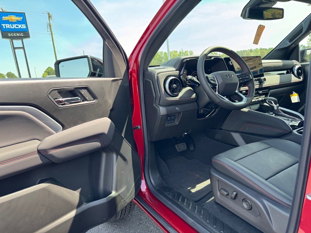 2025 Chevrolet Colorado Z71 photo 10