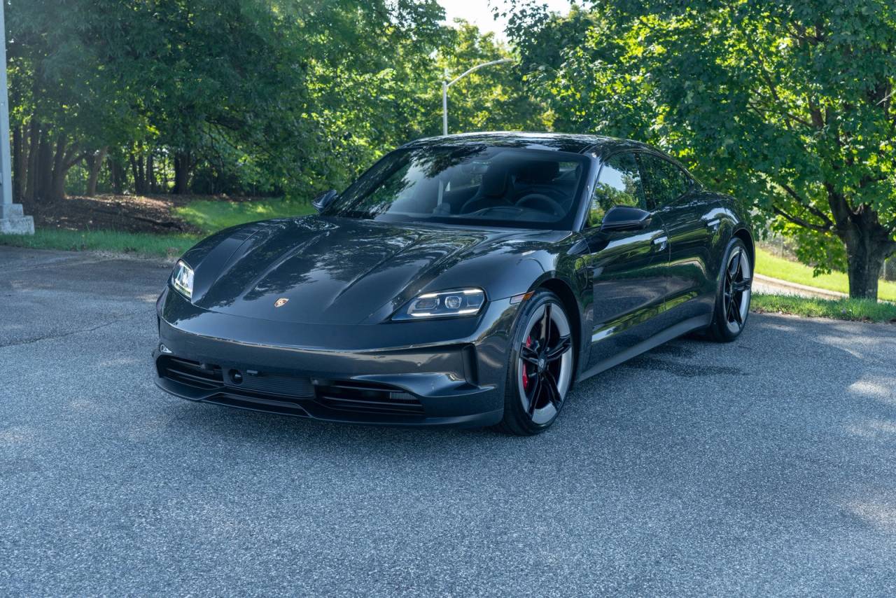 2025 Porsche Taycan 4S photo 5