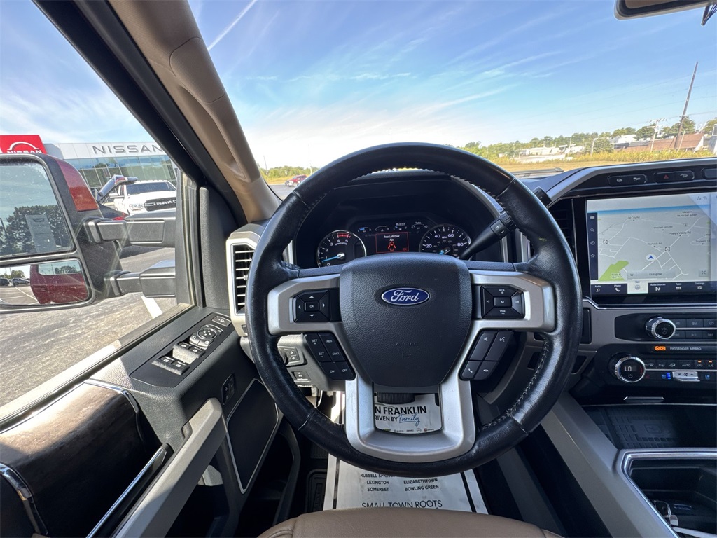 2022 Ford F-350 Lariat photo 14