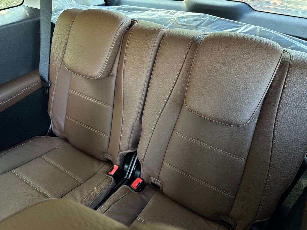 2026 Mercedes Benz GLS 450 4MATIC photo 12