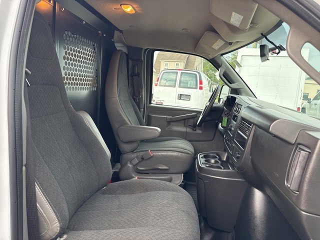 2023 Gmc Savana Cargo 2500 photo 23