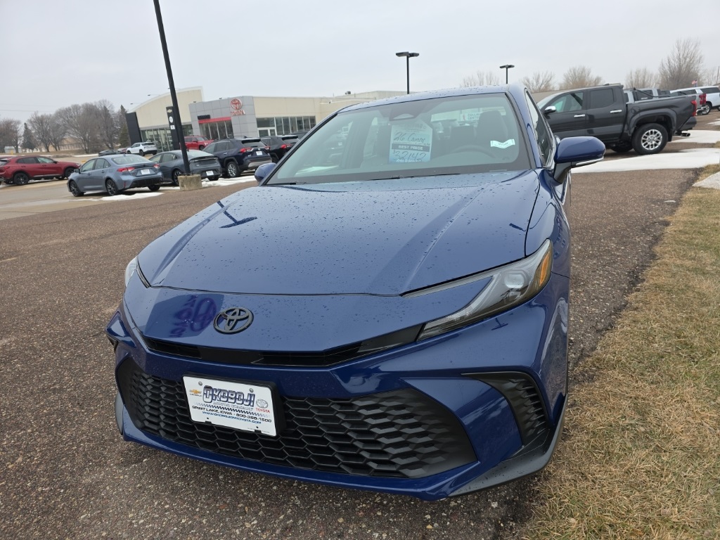 2026 Toyota Camry SE's photo