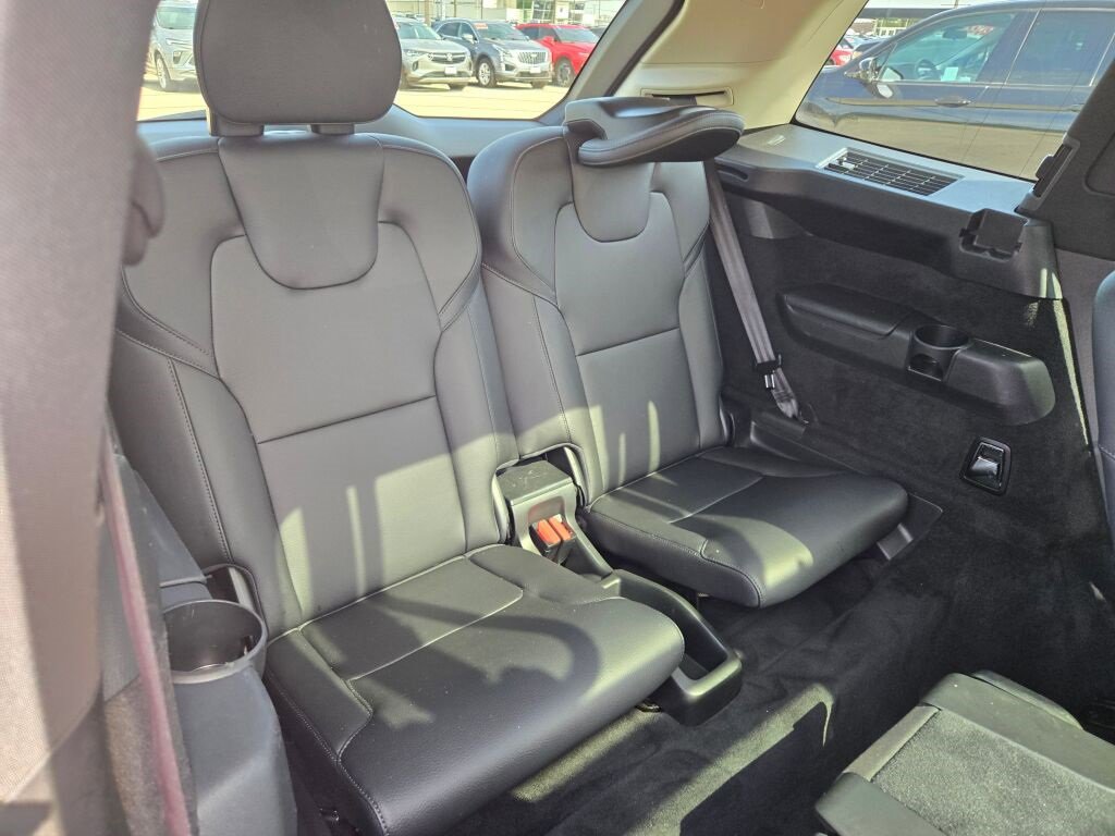 2017 Volvo XC90 Momentum photo 8