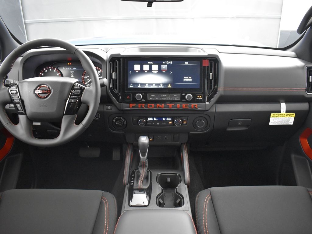2025 Nissan Frontier photo 8
