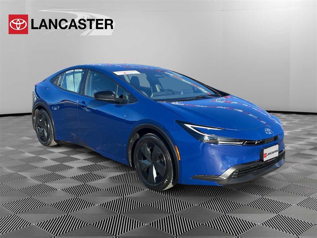 2024 Toyota Prius LE's photo