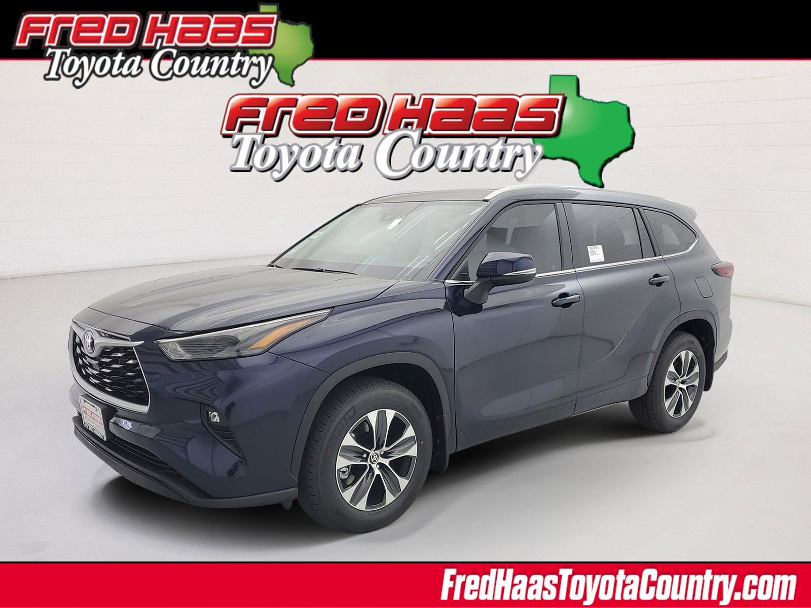 2026 Toyota Highlander XLE's photo