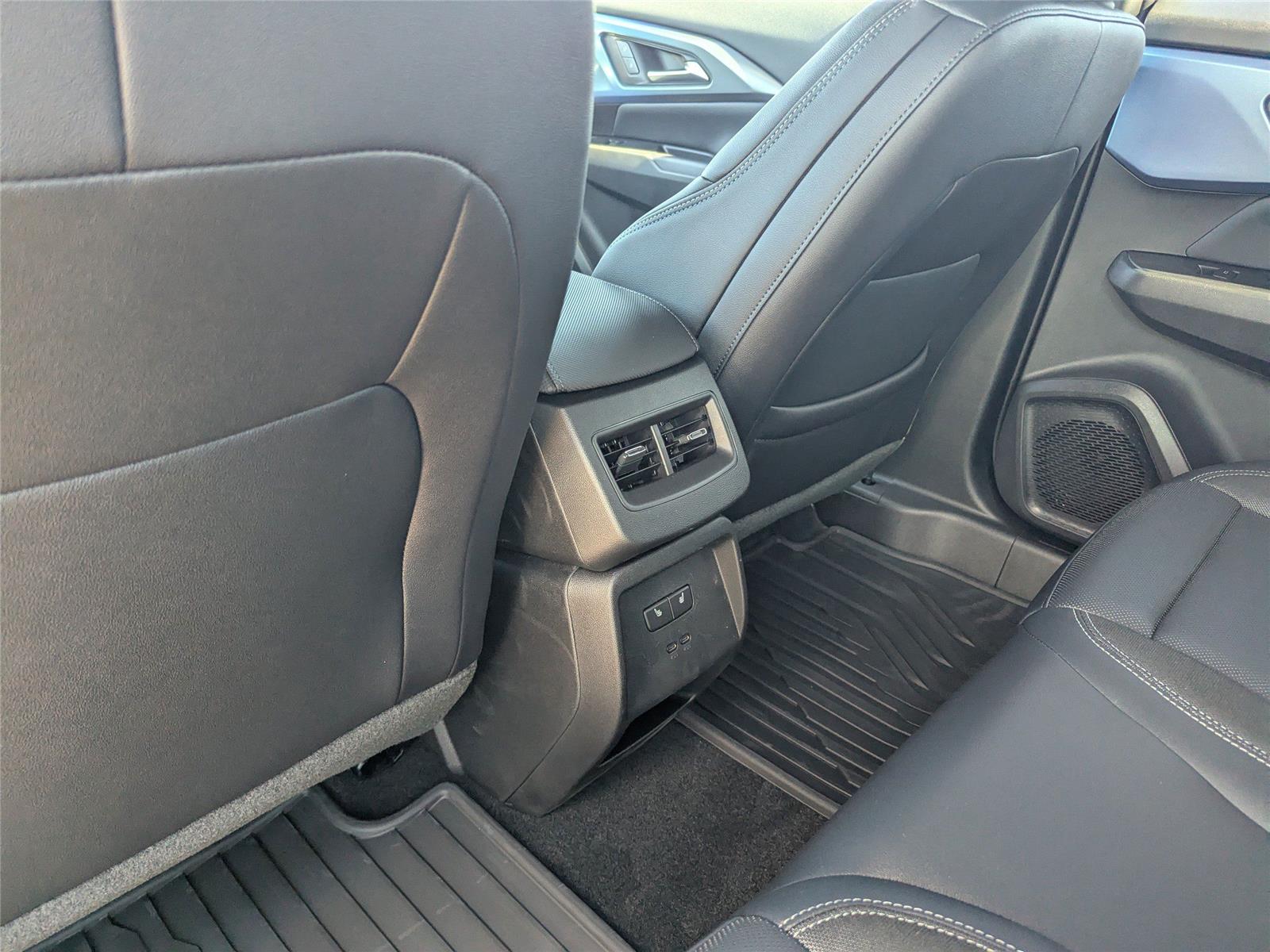 2026 Chevrolet Equinox EV 1LT photo 13