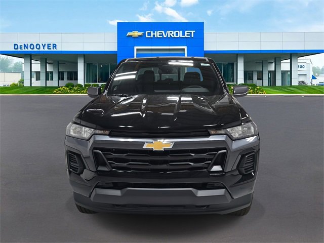 2025 Chevrolet Colorado Work Truck LT photo 2