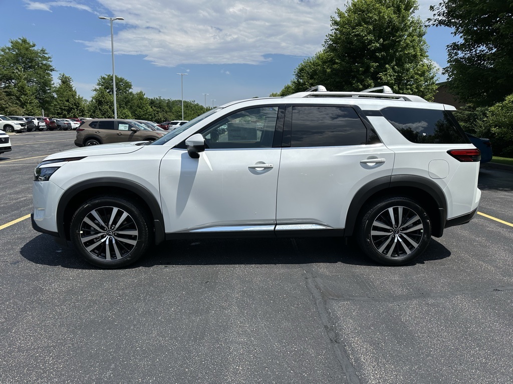 2025 Nissan Pathfinder Platinum photo 6