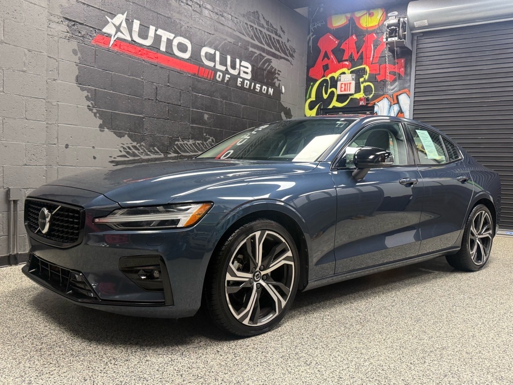 2024 Volvo S60 Core photo 3