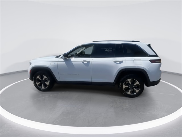 2024 Jeep Cherokee Limited 4xe photo 3