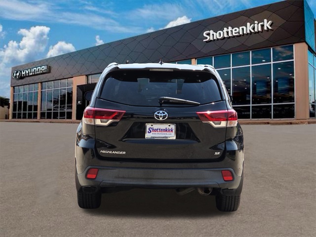 2019 Toyota Highlander SE photo 6