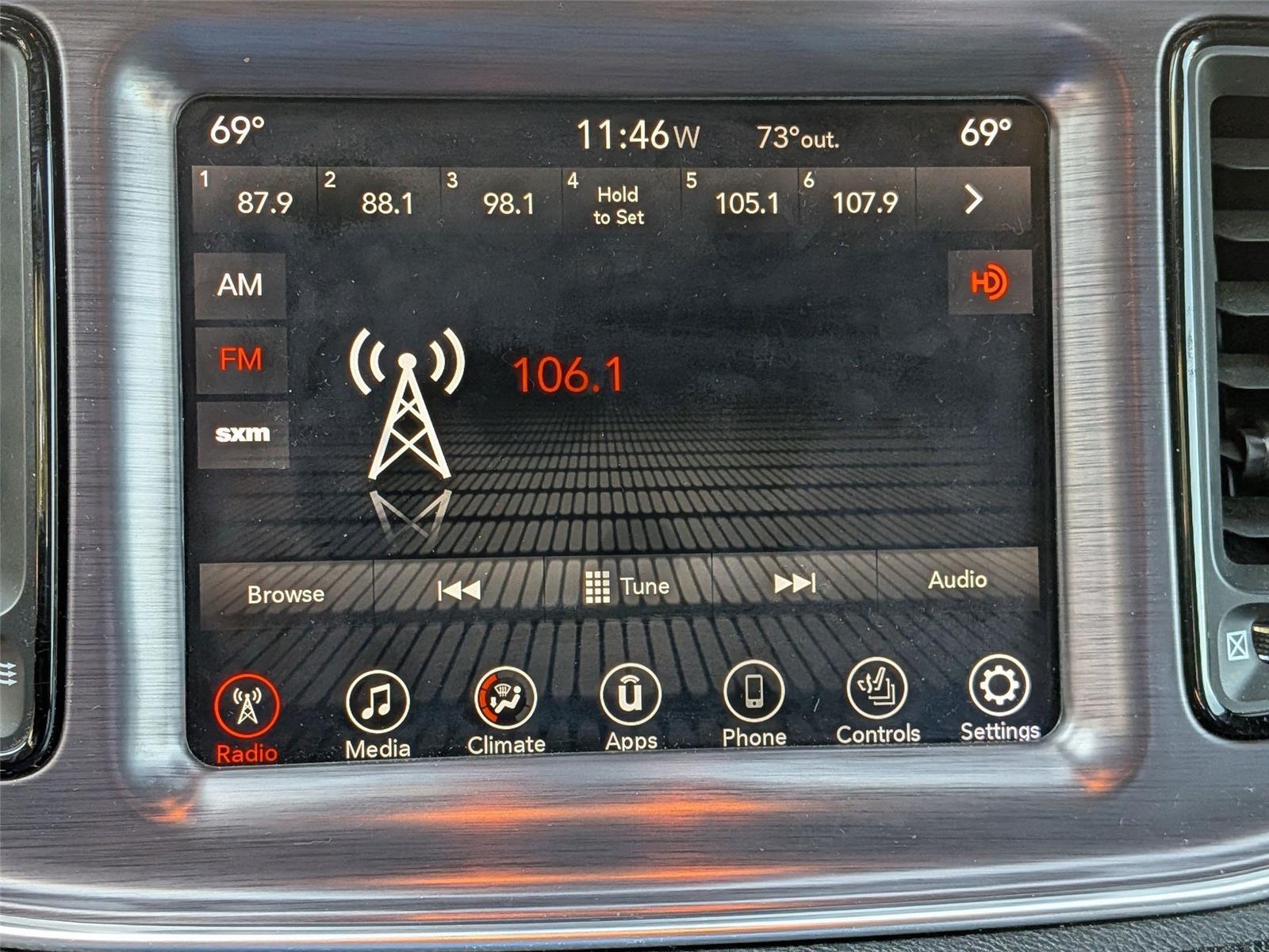 2017 Dodge Challenger SXT Plus photo 14