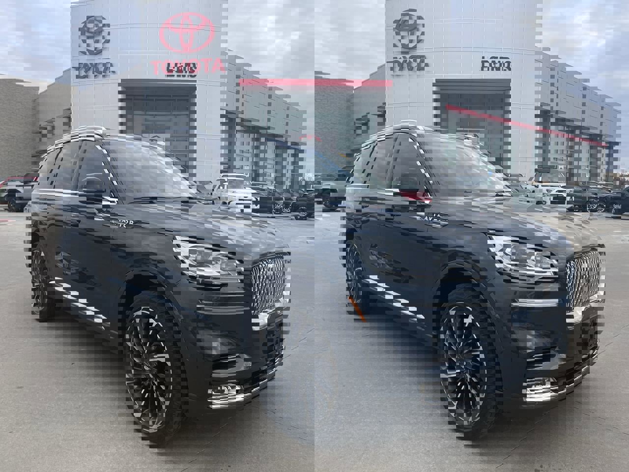 2023 Lincoln Aviator Reserve's photo