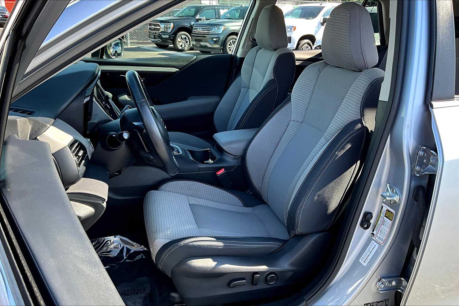 2022 Subaru Outback Premium photo 7