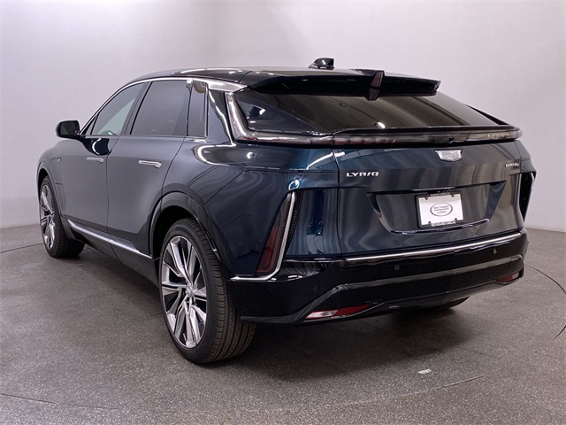 2025 Cadillac Lyriq Luxury photo 2