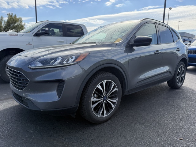 2022 Ford Escape SE photo 2