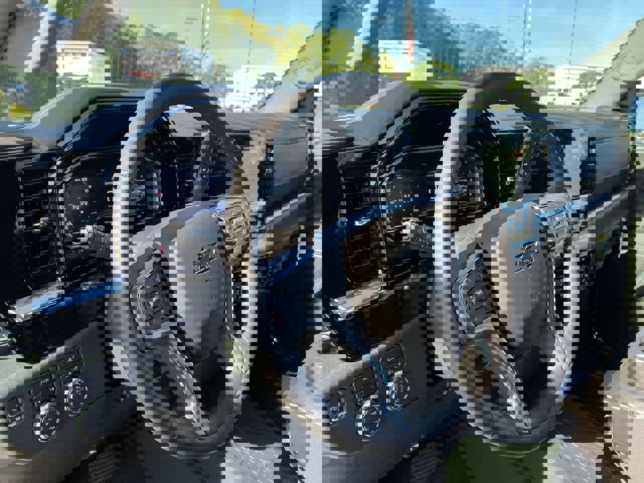 2022 Chevrolet Silverado 1500 RST photo 10