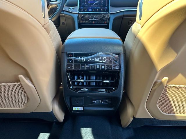 2025 Jeep Grand Cherokee L Summit photo 29