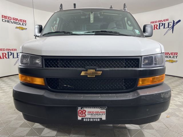 2025 Chevrolet Express Cargo 2500 photo 2