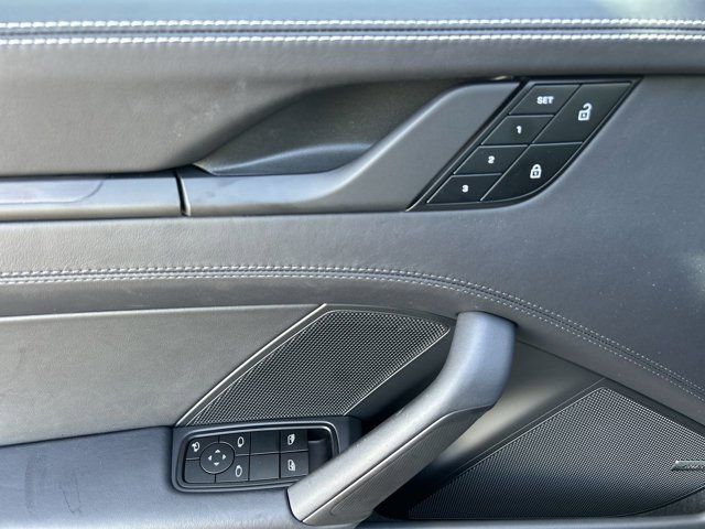 2024 Porsche 911 4 GTS photo 9