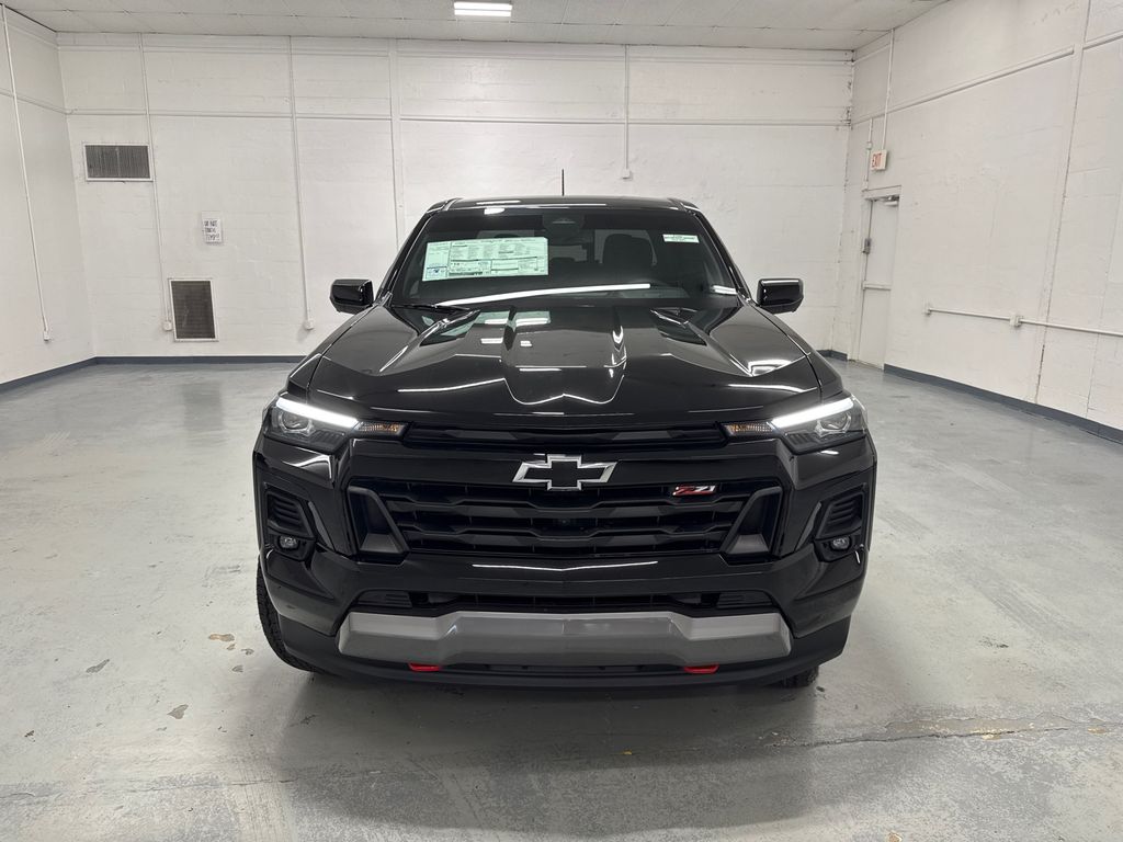 2025 Chevrolet Colorado Z71 photo 2