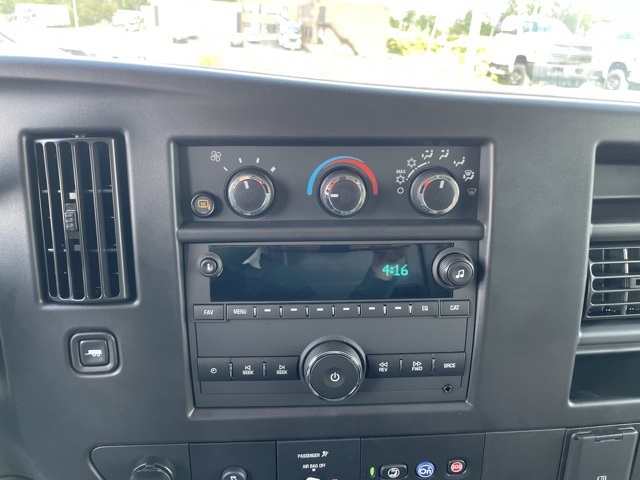 2025 Chevrolet Express 2500 Work Van Cargo photo 3