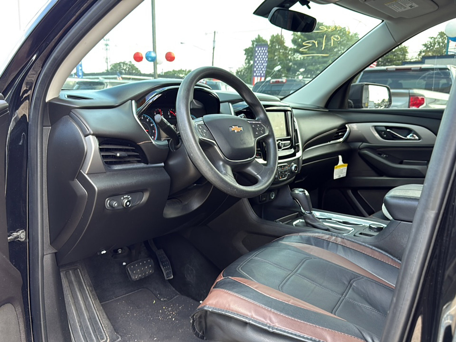 2019 Chevrolet Traverse LS photo 3