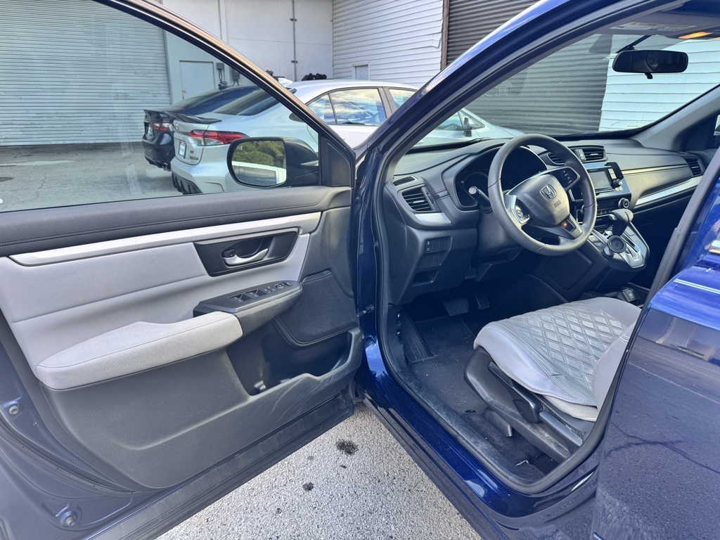 2017 Honda CR-V LX photo 4