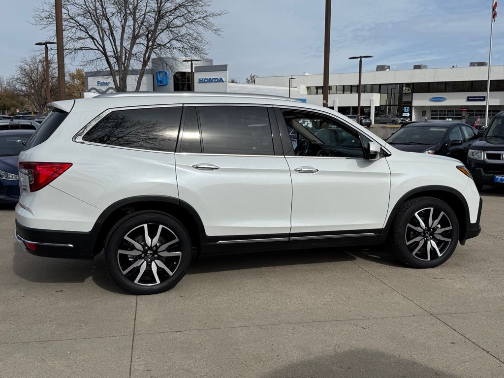 2021 Honda Pilot Elite photo 3