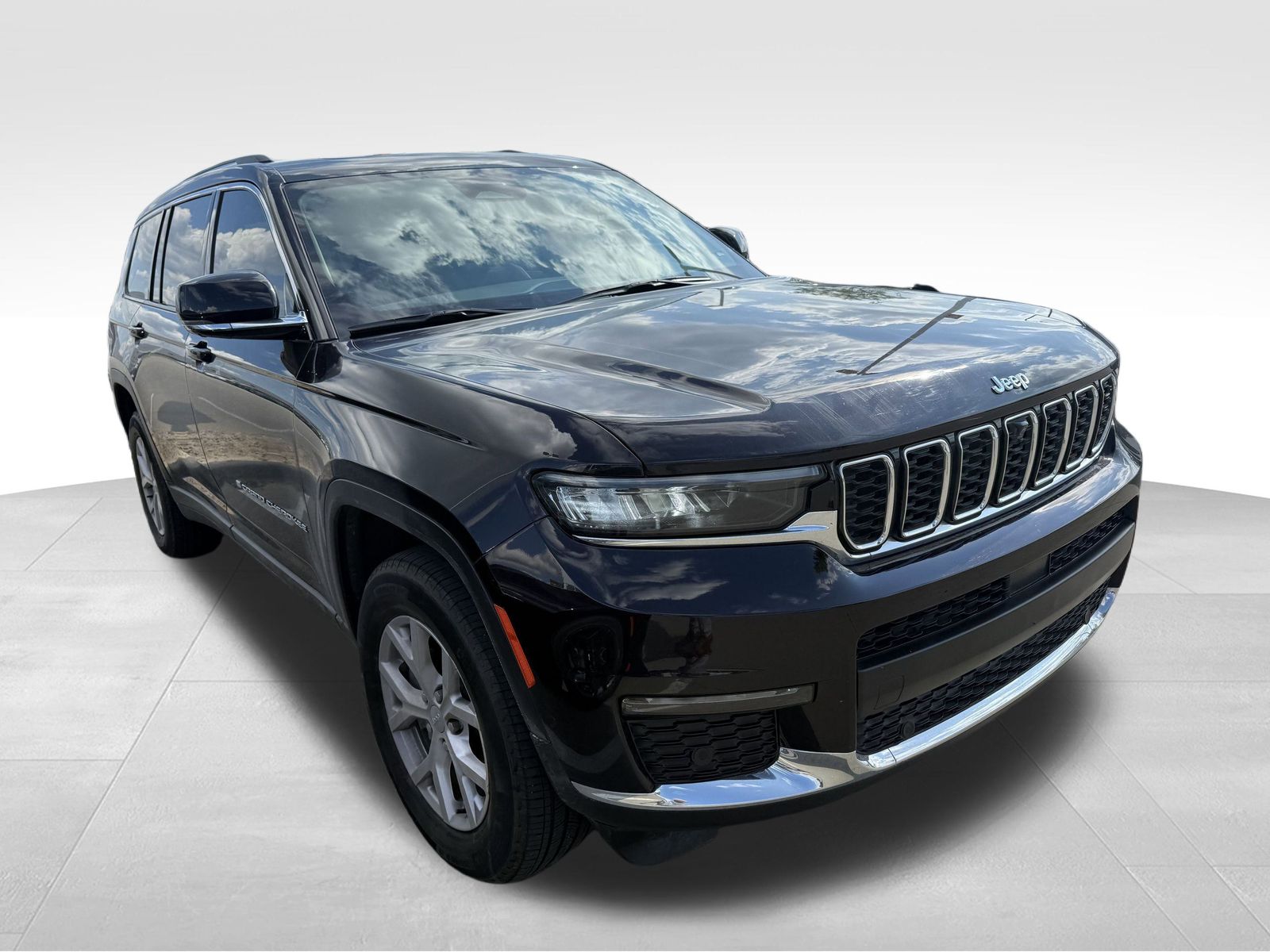 2022 Jeep Grand Cherokee Limited photo 2