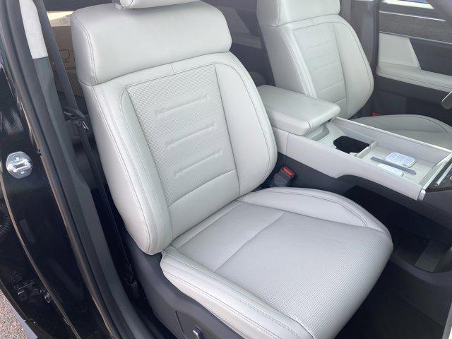 2026 Hyundai Santa Fe Calligraphy photo 3