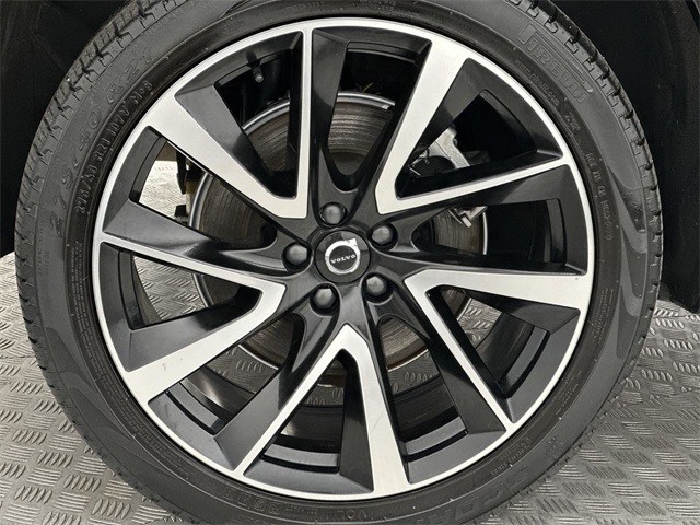 2023 Volvo XC90 AWD Plus photo 2