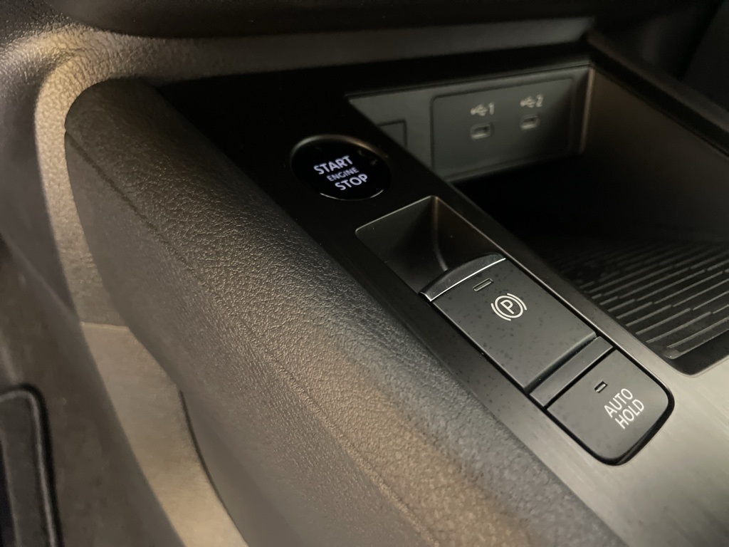 2025 Nissan Kicks SV photo 21