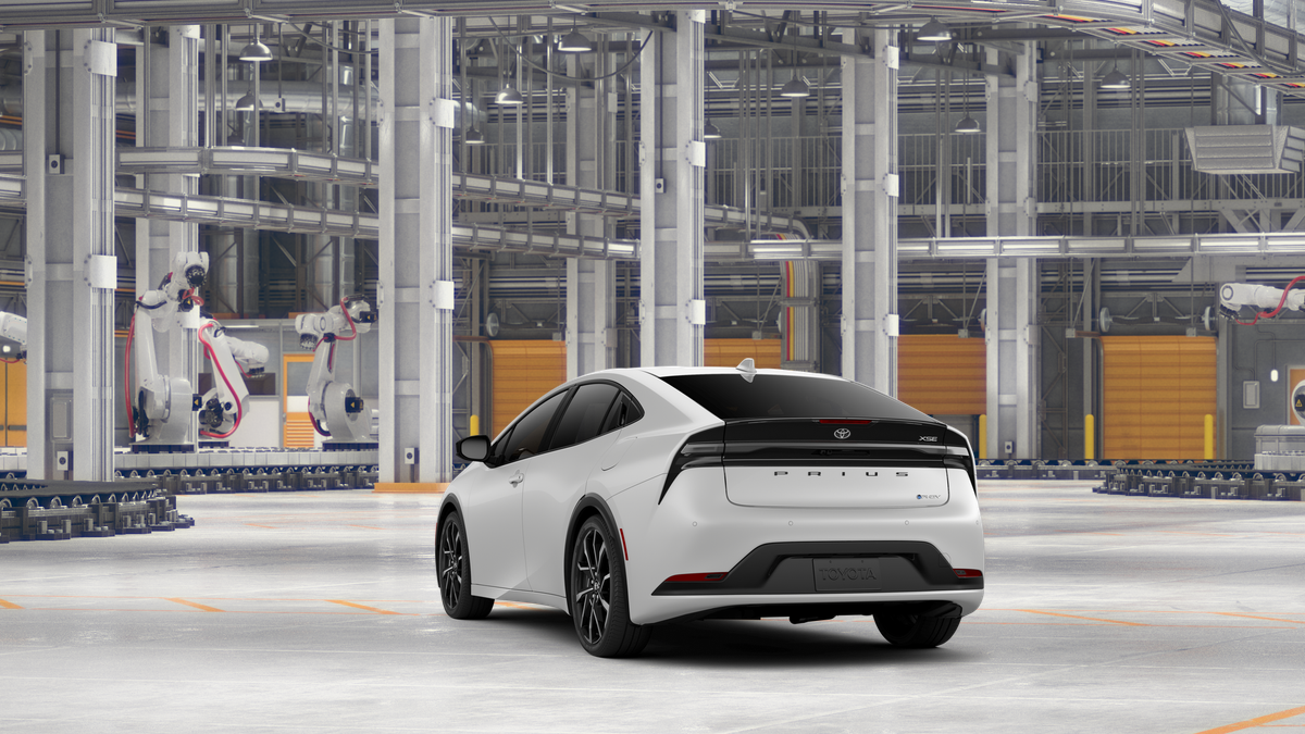 2026 Toyota Prius Plug-in Hybrid XSE photo 7