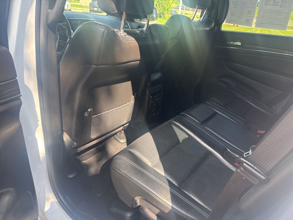 2021 Jeep Grand Cherokee Anniversary Edition photo 13
