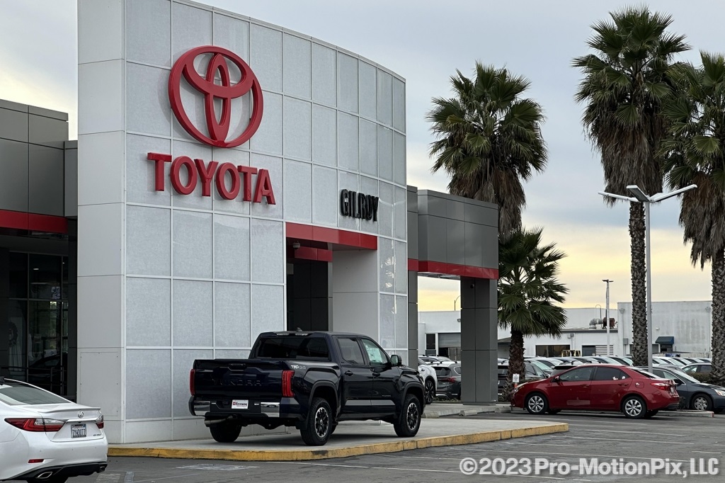 2010 Toyota 4Runner SR5 4WD photo 4