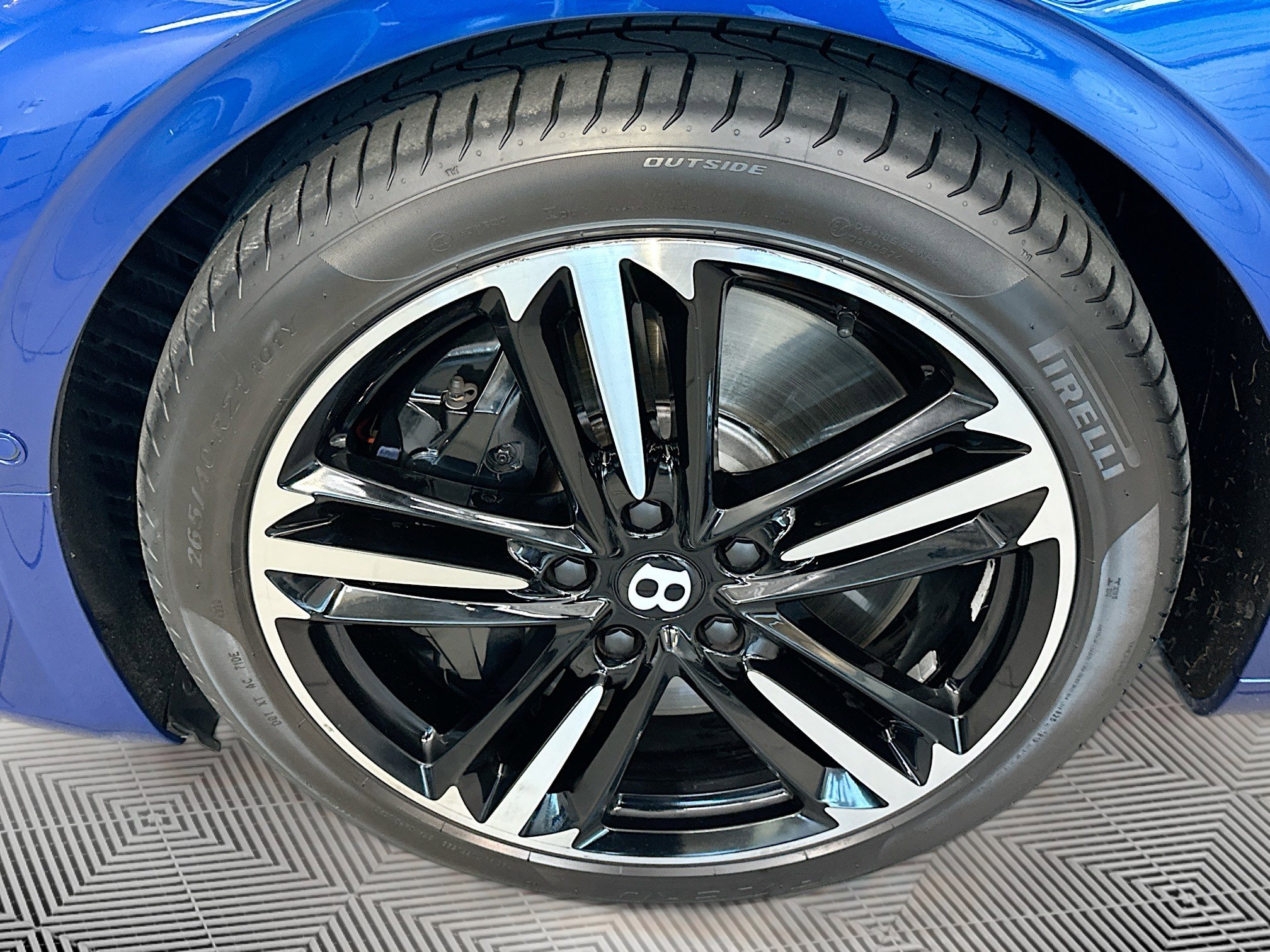 2022 Bentley Continental GT V8 photo 31